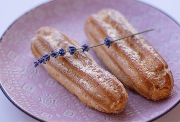 Как в кофейне: классический рецепт эклеров с пломбиром