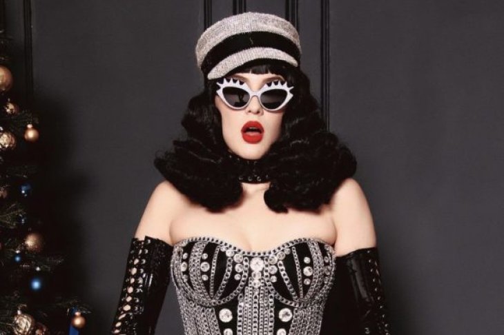 Беременная Maruv на инвалидной коляске засветилась в частной клинике Киева