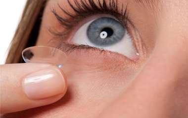 Как правильно носить контактные линзы
