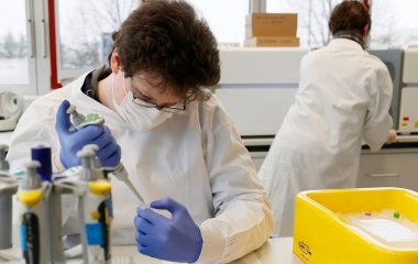 Коронавірус запідозрили у провокуванні хвороби Паркінсона та недоумства