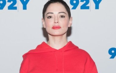 Роуз МакГоуэн закрутила роман с молодым любовником 