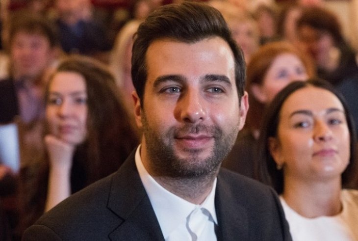 «Женщины размахивают нижним бельем»: Ургант высказался о воссоединении Лазарева и Топалова