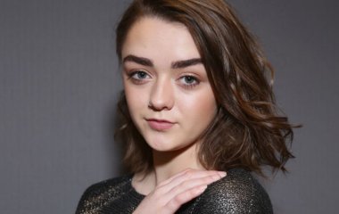 Мейси Уильямс поделилась необычным снимком с воздушными шариками