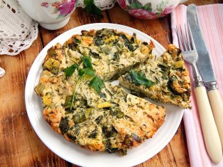 Сытный пирог из лаваша, сыра и зелени за 20 минут: если времени мало, а накормить гостей нужно срочно