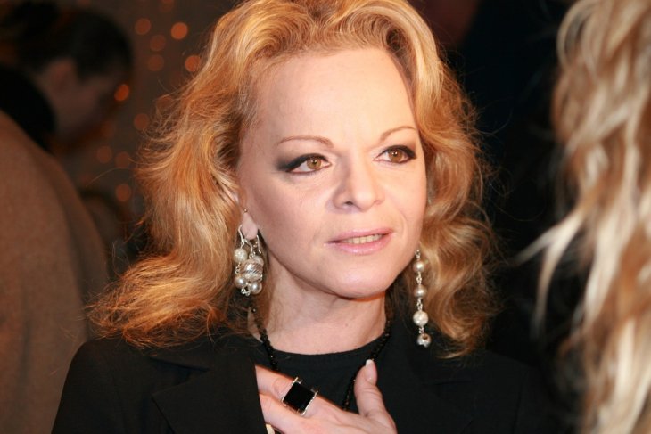 Лариса Долина вышла в свет с дочкой и внучкой