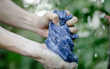 Шість речей, які потрібно прати лише вручну, щоб уникнути псування і зберегти якість