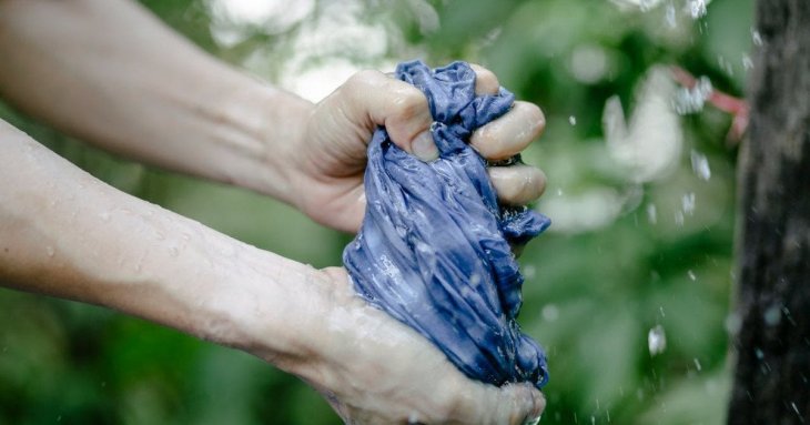 Шість речей, які потрібно прати лише вручну, щоб уникнути псування і зберегти якість