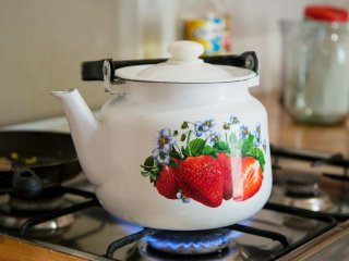 Чи можна кип'ятити одну і ту ж саму воду двічі: це дуже важливо знати