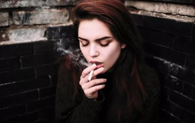 Вчені з'ясували, наскільки складніше кинути палити, якщо почав у дитинстві