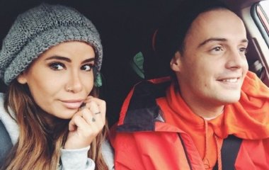 Недолго музыка играла. Днем Айза вернулась к Гуфу, ночью он ее бросил