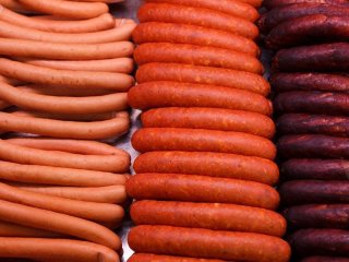 Продукти, які є майже в кожному холодильнику, викликають рак — лікарка назвала їх