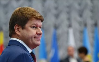 Губерниев дерзко ответил Уткину, который назвал его и Бузову фриками