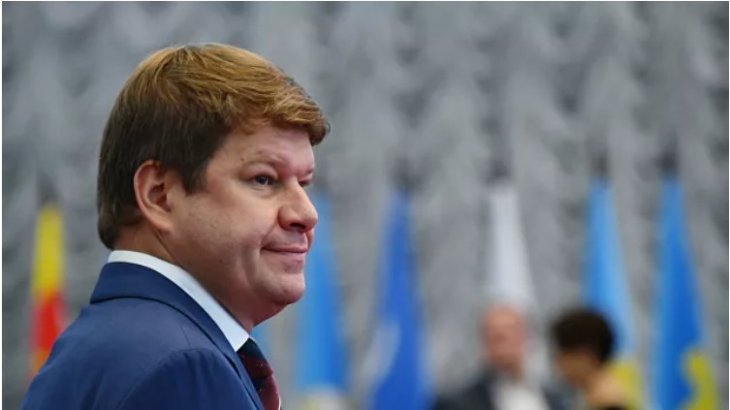 Губерниев дерзко ответил Уткину, который назвал его и Бузову фриками