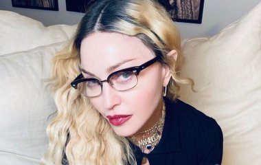 Мадонна поделилась редкими кадрами с шестью детьми и молодым бойфрендом