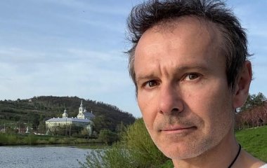 Святослав Вакарчук розчулив рідкісними фото з мамою-красунею і спогадами про батька