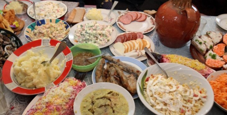 Лікар-епідеміолог назвала продукти, які найбільш сприятливі для мікроорганізмів.