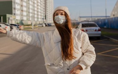 Названо небезпеку носіння маски в мороз