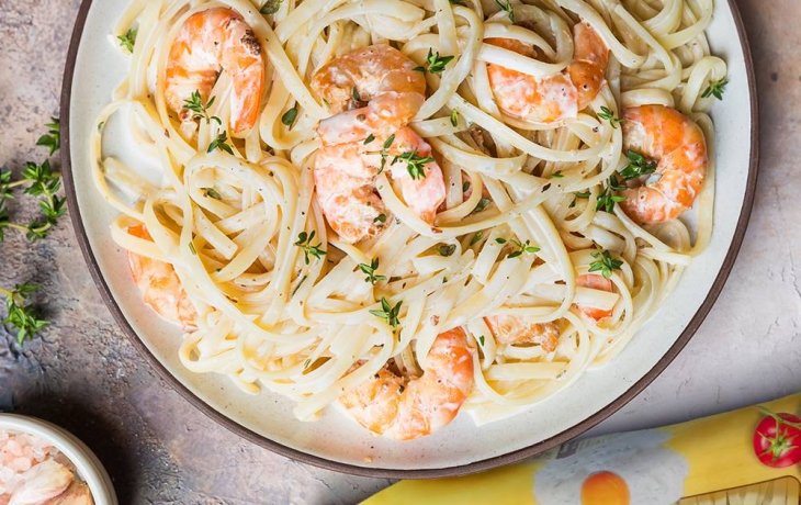 Яичная лапша с креветками и тыквой