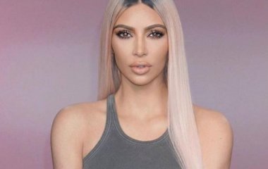 Ким Кардашьян произвела фурор соблазнительным нарядом 