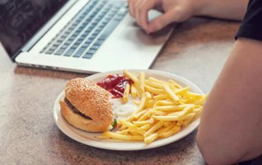Названі продукти, що прискорюють старіння