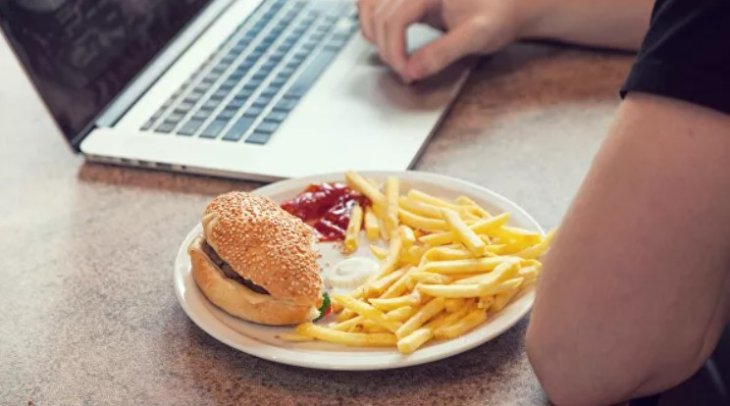 Названі продукти, що прискорюють старіння