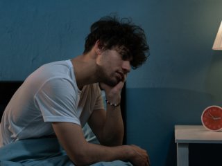 Чому організм будить вас о третій ночі: науковці нагадали про звичку наших предків