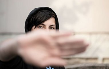 Психолог розповіла, як визначити у підлітка захоплення сніфінгом