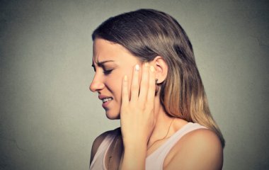 Почему появляется шум и звон в ушах: правда от ЛОРа