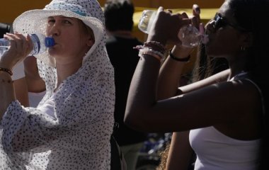 Названо два популярні напої, від яких краще відмовитися у спеку: чим вони небезпечні