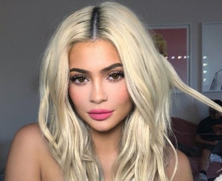 Кайли Дженнер представила новые косметические продукты 