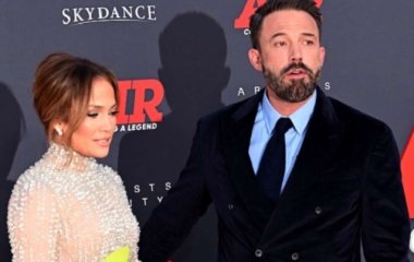 Дженнифер Лопес с Беном Аффлеком заметили на романтической прогулке