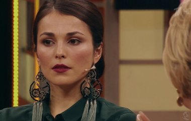 Сати Казанова примерила роскошное платье
