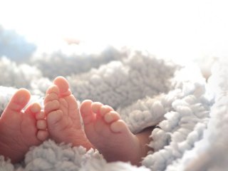 Медичне диво: жінка народила двійню від різних біологічних батьків