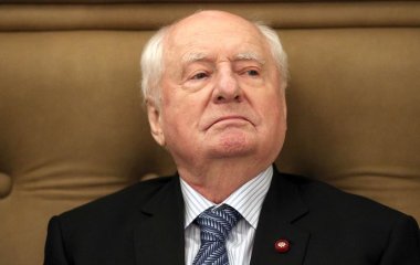 На могиле Марка Захарова установили памятник