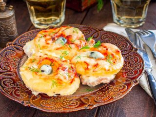Мясо по-французски с ананасом: так вкусно, что не остановиться