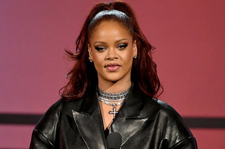 На бренд Рианны подали в суд и требуют 10 млн долларов. Что произошло