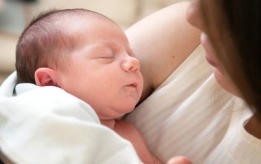 Мама шокувала, як через медсестру ледь не померла, намагаючись врятувати життя крихітної доньки