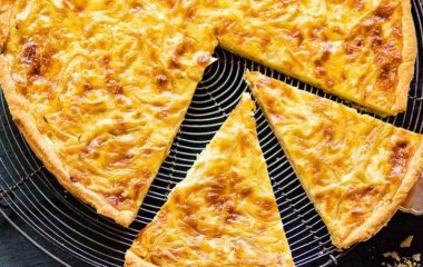 Незвичайний рецепт зі Швейцарії: як приготувати Базельський цибулевий пиріг