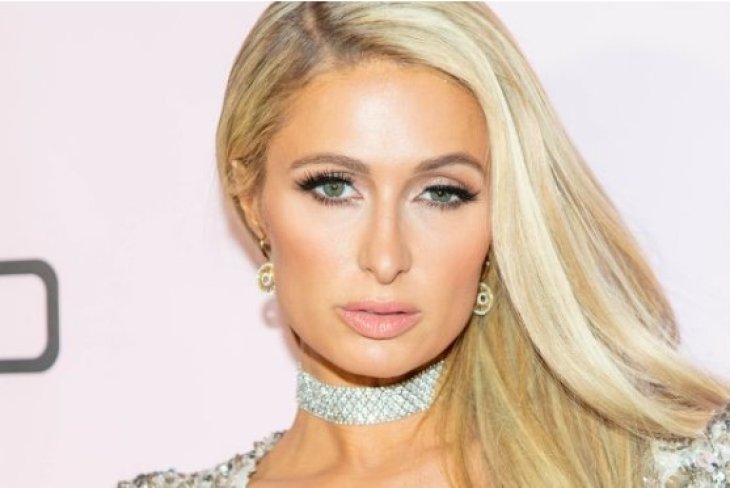 Пэрис Хилтон романтично поздравила любимого с годовщиной отношений 