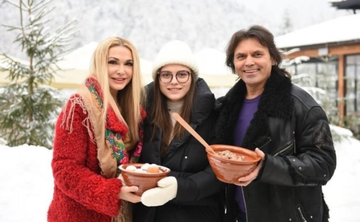 Ольга Сумская восхитила кадрами, как с дочерью и мужем проводит время в Карпатах