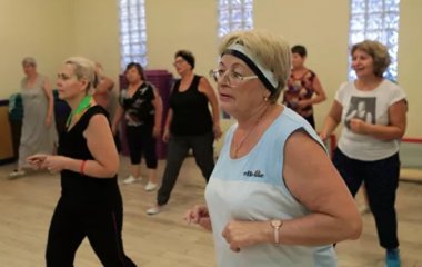 Вчені розповіли, як часто повинні рухатися жінки похилого віку