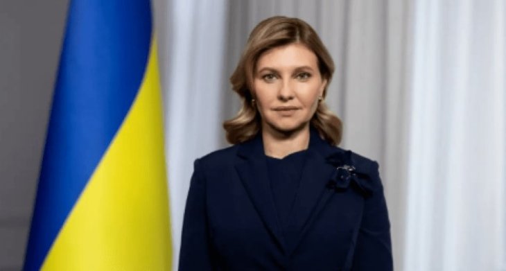 Елена Зеленская показала новый образ в стильном деловом костюме от украинского дизайнера