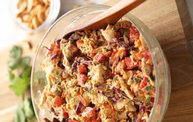Вкусный салат с копченой курицей: рецепты аппетитного блюда