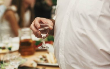 Названа найменш небезпечна для серця доза алкоголю