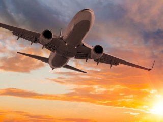 Через що пасажира можуть вигнати з літака: названо 7 неочікуваних причин