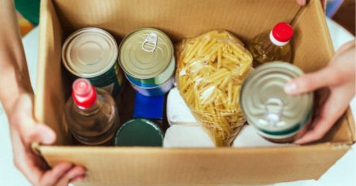 Не скуповуйте всі продукти: експерт розповів, чим насамперед потрібно запастися на цю зиму