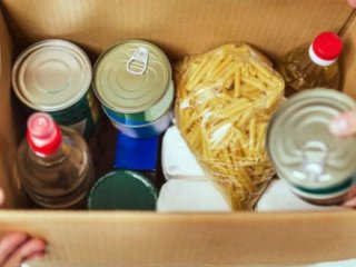 Не скуповуйте всі продукти: експерт розповів, чим насамперед потрібно запастися на цю зиму