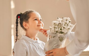 Перший дзвінок: які квіти краще не дарувати вчителям 1 вересня, якщо не хочете зіпсувати свято