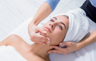 Как сделать лицо более подтянутым: эффективные лайфхаки от экспертов