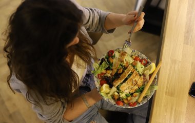 Диетолог рассказал, какие продукты и когда нужно есть для уменьшения аппетита